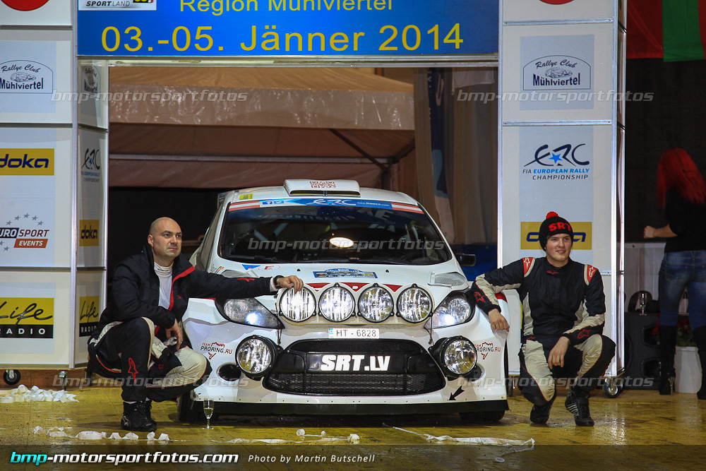 Sonntag - Martin Butschell - 140105-Jaenner-19-MB-5430