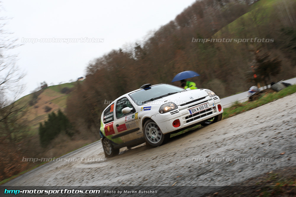 Martin Butschell - Freitag - 150327-Reben-01-MB-9712