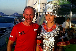 Manfred-Stohl-vor-China-Rallye-1046