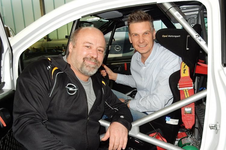 Willi Stengg links Michael Böhm rechts im Opel Adam R2 