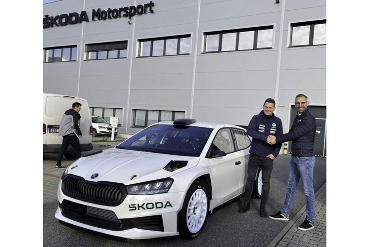 Skoda 100-Bearbeitet
